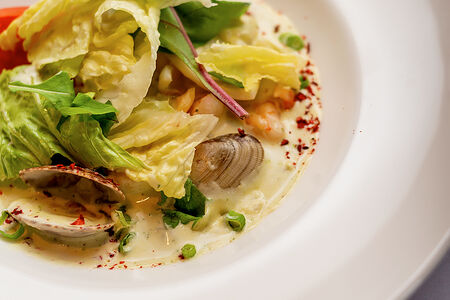 Салат с морепродуктами