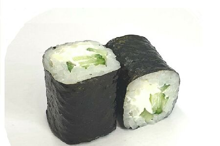 Мини-ролл с огурцом и сыром