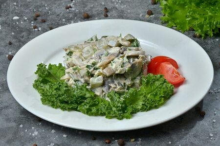 Салат курица с грибами