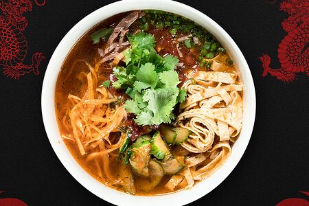 Суп Кукси горячий с говядиной