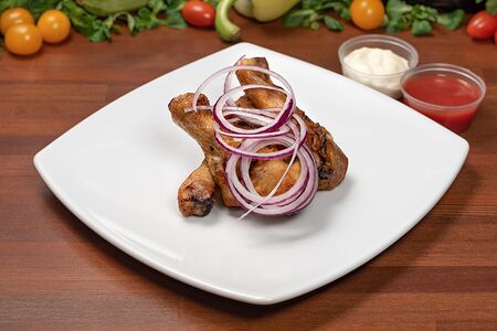 Куриная голень на углях