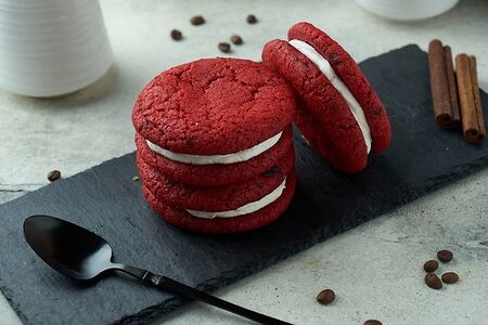 Печенье красный шоколад