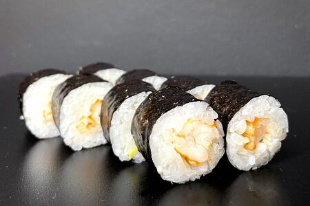 Креветка. Имбирь, васаби и соевый соус заказывается отдельно