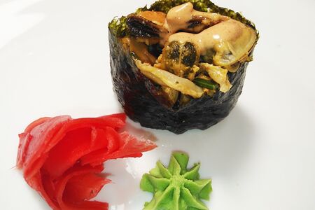 Спайси-суши с мидиями