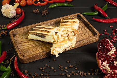 Шаурма с курицей на углях М