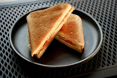 Сендвич с лососем