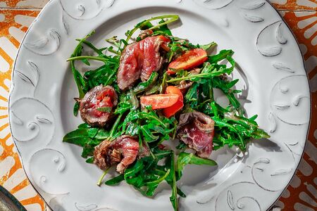 Салат с ростбифом