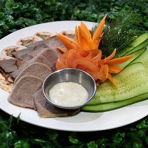 Мясная тарелка