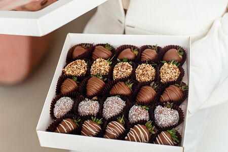 Бокс с клубникой в шоколаде Реопаль