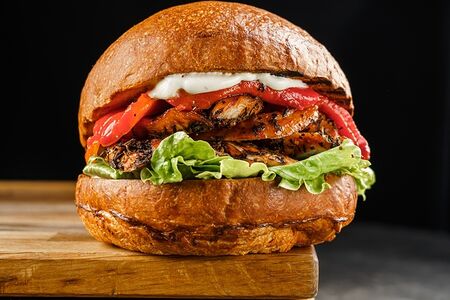 Бургер с индейкой BBQ