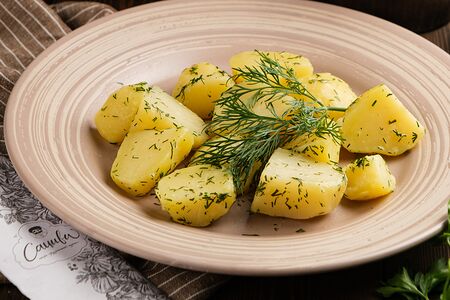 Отварной картофель
