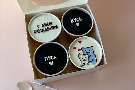 Набор Cake to go №1 с котиками. Красный бархат с клубникой и Банан-карамель