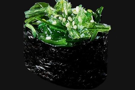 Sushi c салатом чука