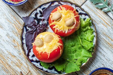 Закуска в помидоре с грибами