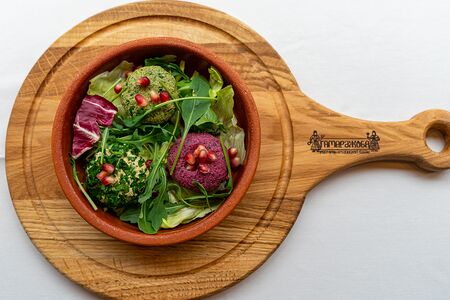 Пхали из свеклы, капусты и шпината