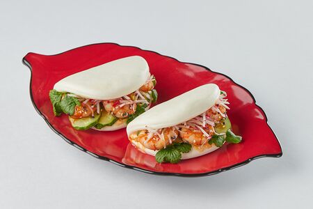 Бао с креветками с кисло-сладким соусом