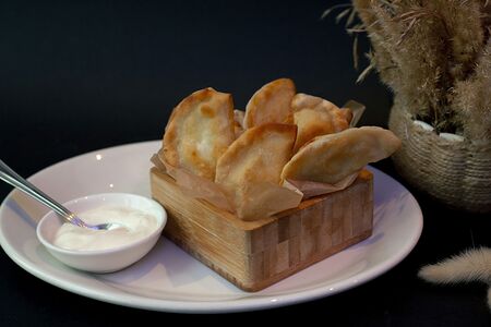 Пирожки с квашеной капустой и яйцом