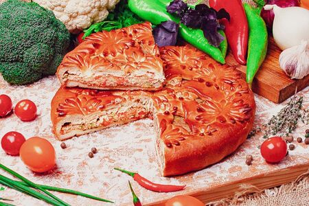 Пирог Праздничный - говядина, сыр, перец болгарский