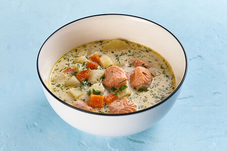 Карельская уха с форелью и сливками