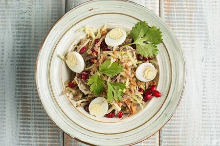 Салат со сладкой редькой