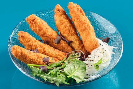 Креветки панко, гуакамоле, джем из томатов