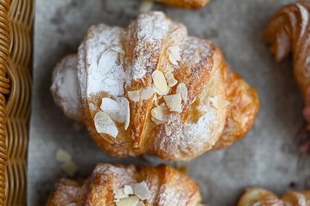 Круассан с марципаном
