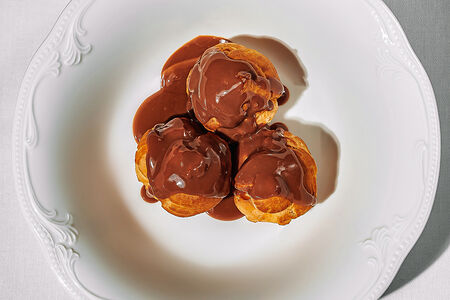 Домашние профитроли с молочным шоколадом