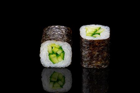 Маки с огурцом