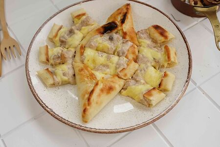 Пиде с курицей и грибами