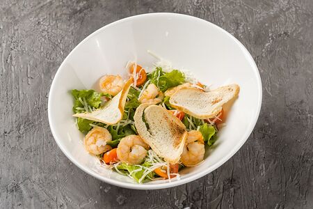 Салат Цезарь с креветкой