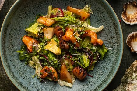 Салат с морепродуктами