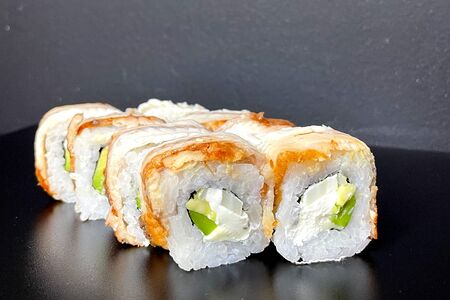 Хоа. Имбирь, васаби и соевый соус заказывается отдельно