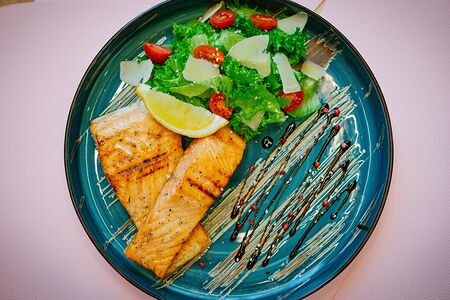 Стейк из лосося