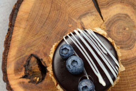 Пирожное три шоколада