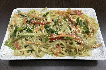 Яичная лапша с овощами терияки
