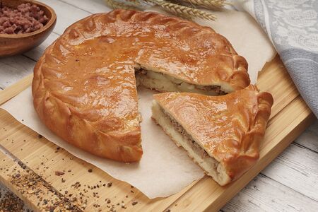 Пирог мясо-картофельный