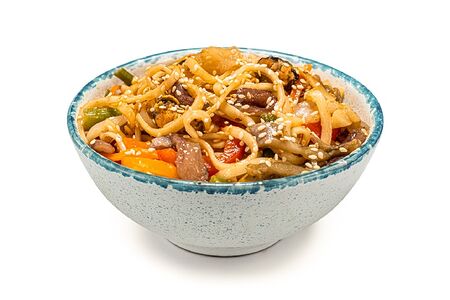 Удон с морепродуктами в соусе свит чили