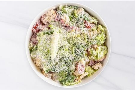 Салат Цезарь классический