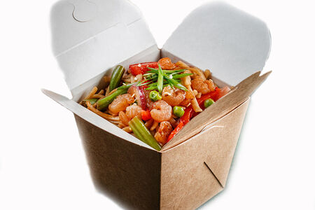 Wok с креветками и овощами