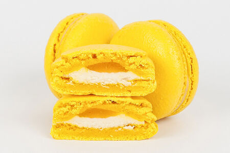 Макарон Манго-маракуйя