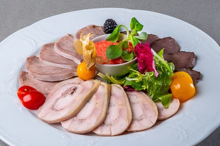 Мясные деликатесы