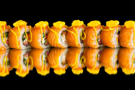 Лосось с соусом манго