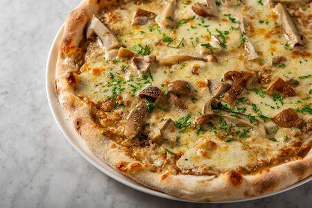 Пицца белые грибы и трюфель 28 см