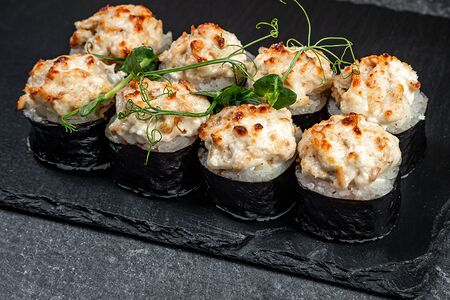 Запечённый с беконом и курицей