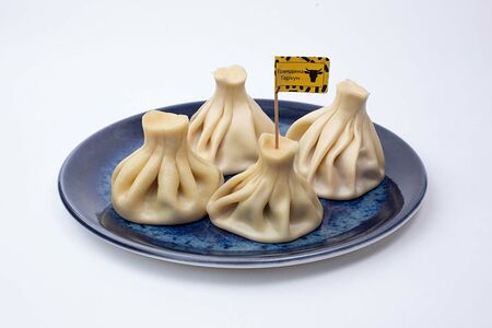 Хинкали с говядиной и тархуном