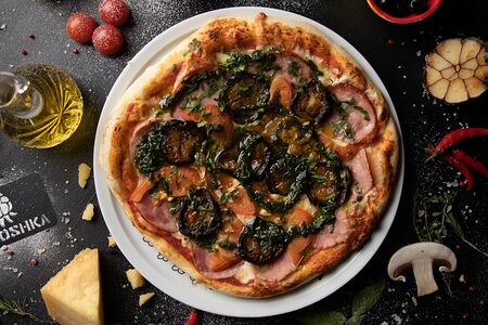 С баклажанами и соусом песто