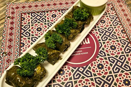 Долма в винoградных листьях