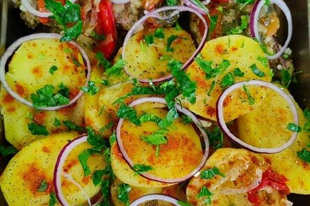 Картофель с фрикадельками