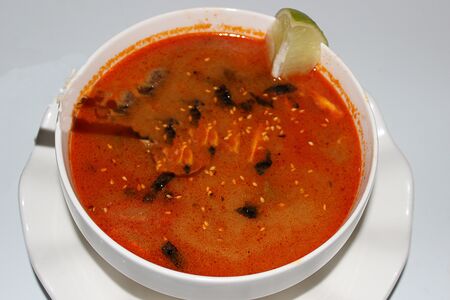 Том ям (тайский суп с курицей)