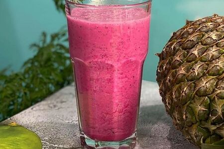 Смузи с драгонфрутом и ананасом